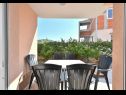 Appartements Josi - 150 m from sea: A1(4+1), A2(4+1), A4(4+1) Vinisce - Riviera de Trogir  - Appartement - A2(4+1): terrasse