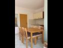 Appartements Josi - 150 m from sea: A1(4+1), A2(4+1), A4(4+1) Vinisce - Riviera de Trogir  - Appartement - A4(4+1): cuisine salle à manger