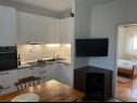 Appartements Jere - 30 m from beach: A1(4+1), A2(2+1) Vinisce - Riviera de Trogir  - Appartement - A1(4+1): cuisine salle à manger