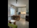 Appartements Jere - 30 m from beach: A1(4+1), A2(2+1) Vinisce - Riviera de Trogir  - Appartement - A1(4+1): cuisine salle à manger