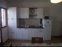 Appartements Mile - next to the sea A1(2+2), A2(2+2), A3(2+2) Kukljica - Île de Ugljan  - Appartement - A2(2+2): cuisine salle à manger