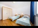 Appartements Ivanac - close to the beach A1 (6+2), A2 (2+2), A3 (2+2) Ljubac - Riviera de Zadar  - Appartement - A1 (6+2): chambre &agrave; coucher