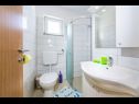Appartements Ivanac - close to the beach A1 (6+2), A2 (2+2), A3 (2+2) Ljubac - Riviera de Zadar  - Appartement - A2 (2+2): salle de bain W-C