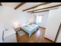 Appartements Ivanac - close to the beach A1 (6+2), A2 (2+2), A3 (2+2) Ljubac - Riviera de Zadar  - Appartement - A3 (2+2): chambre &agrave; coucher