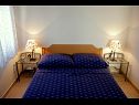 Appartements Davor - 20m from sea : A1(2+2), A2(2+2), A3(6) Mali Iz (Île de Iz) - Riviera de Zadar  - Appartement - A2(2+2): chambre &agrave; coucher