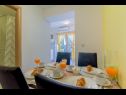 Appartements Bosko - 30m from the sea with parking: A1(2+1), SA2(2), A3(2+1), A4(4+1) Nin - Riviera de Zadar  - Appartement - A1(2+1): salle &agrave; manger