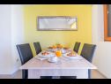 Appartements Bosko - 30m from the sea with parking: A1(2+1), SA2(2), A3(2+1), A4(4+1) Nin - Riviera de Zadar  - Appartement - A3(2+1): salle &agrave; manger