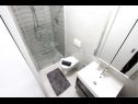 Appartements Oasis A1(4+2), A2(2+2), A3(2+2) Nin - Riviera de Zadar  - Appartement - A1(4+2): salle de bain W-C