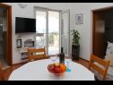 Appartements Mari - 100 m from beach: A1(4), A2(4) Petrcane - Riviera de Zadar  - Appartement - A1(4): salle &agrave; manger