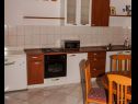 Appartements Pupa - nice family apartments: A1 Dora(4+1), A2 Mihael(4+1), A3 Tea(2+1) Petrcane - Riviera de Zadar  - Appartement - A2 Mihael(4+1): cuisine