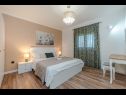 Maisons de vacances Oasis Village Villa - heated pool : H(6+2) Privlaka - Riviera de Zadar  - Croatie  - H(6+2): chambre &agrave; coucher
