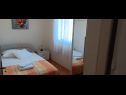Appartements Mario - with garden: A1(2+2), A2(4+2) Razanac - Riviera de Zadar  - Appartement - A2(4+2): chambre &agrave; coucher