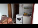 Appartements Anna - peaceful and quiet: A2(4+1), A3(3) Sabunike - Riviera de Zadar  - Appartement - A3(3): cuisine salle à manger