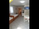 Appartements Dobri - 500 m from beach: A5(2), A4(2+2), A3(2+2), A2(2+2), A6(2+1) Sabunike - Riviera de Zadar  - Appartement - A2(2+2): séjour