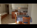 Appartements Dobri - 500 m from beach: A5(2), A4(2+2), A3(2+2), A2(2+2), A6(2+1) Sabunike - Riviera de Zadar  - Appartement - A3(2+2): cuisine salle à manger