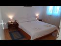 Appartements Dobri - 500 m from beach: A5(2), A4(2+2), A3(2+2), A2(2+2), A6(2+1) Sabunike - Riviera de Zadar  - Appartement - A3(2+2): chambre &agrave; coucher