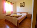 Appartements Mari - 30m from the sea: A1(3+1), A2(3+1), A3(3+1) Seline - Riviera de Zadar  - Appartement - A2(3+1): chambre &agrave; coucher