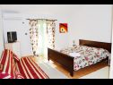 Appartements Darko - 30 m from beach : A2(3+1), A4(3), SA5(3) Sukosan - Riviera de Zadar  - Appartement - A4(3): chambre &agrave; coucher