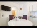 Appartements Old Stone: SA1(2), A2(4+1), SA4(2) Sukosan - Riviera de Zadar  - Appartement - A2(4+1): cuisine salle à manger