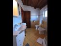 Appartements Ana - 120 m from the beach A1(4), A2(2+1) Sukosan - Riviera de Zadar  - Appartement - A1(4): salle de bain W-C