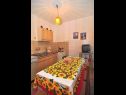 Appartements Jerimih - 120 m from sea: A1(4+1), A3(4+1), A4(4+1) Sukosan - Riviera de Zadar  - Appartement - A4(4+1): cuisine salle à manger