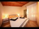 Appartements Anita - 100 m from the beach: A1(2+2), SA2(2+2), A3(2+2), A4(2+2) Sukosan - Riviera de Zadar  - Appartement - A1(2+2): chambre &agrave; coucher