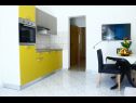 Appartements Almond A1(2+2), A2(4+2), A3(4+2) Vir - Riviera de Zadar  - Appartement - A1(2+2): cuisine salle à manger