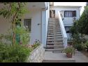 Appartements Vinko - big terrace and grill A5(2+1), SA6(2)Crveni, SA7(2)Plavi Vir - Riviera de Zadar  - maison