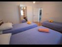 Maisons de vacances Branka - 80 m from beach: H(5) Vir - Riviera de Zadar  - Croatie  - H(5): chambre &agrave; coucher