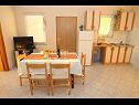 Appartements Mladen - family friendly & amazing location: A1(5), A2(2), A3(3+1) Vrsi - Riviera de Zadar  - Appartement - A1(5): cuisine salle à manger
