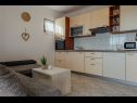 Appartements Nenad - with pool; A1(4+1), A2(4+1), SA3(3), SA4(3), A5(2+2) Vrsi - Riviera de Zadar  - Appartement - A2(4+1): cuisine