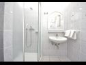 Appartements Dome - 150m from sea: A22(2), A32(2), A33(2) Zadar - Riviera de Zadar  - Appartement - A22(2): salle de bain W-C