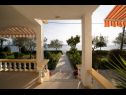 Maisons de vacances Villa Petar 1 - 10m from sea: H(4) Zadar - Riviera de Zadar  - Croatie  - terrasse