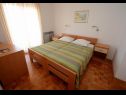 Appartements Ankica - 150 m from beach: A1(2+2), A2(5), A3(4+1), A4(2+2) Zadar - Riviera de Zadar  - Appartement - A4(2+2): chambre &agrave; coucher