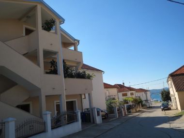 Appartements Ena - near marina "Kornati": A1(4), A2(2) Biograd - Riviera de Biograd 