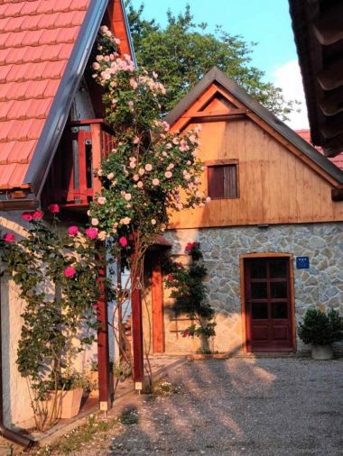 Appartements Mimi - countryside cottage: A1(2) Plaski - Croatie continentale