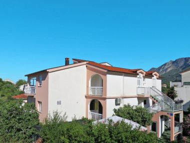 Appartements Biljana - 150m from beach: A1(2+1), A2(2+2), A3(5), A4(2+2) Gradac - Riviera de Makarska 