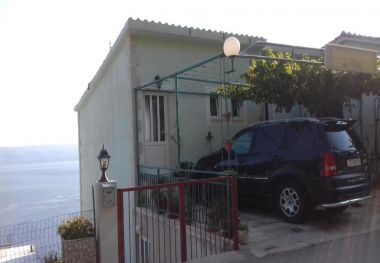 Appartements Zorica - with view: A1(4+1), SA2(2+1), SA3(2+1), SA4(2+1), A5(10+2) Marusici - Riviera de Omis 