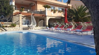 Appartements et chambres Cherry - relax & chill by the pool: A1(2+2), A2(2+2), A3(2+2), A4(2+1), A5(2), R1(2) Novalja - Île de Pag 