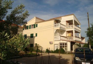 Appartements Marija - 100 m from beach: A1(4), A2(4), A3(4), A4(3), A5(2+1) Tribunj - Riviera de Sibenik 