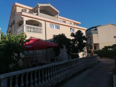 Appartements Budi - near sandy beach A1(4+2), A2(4+2), A3(4+1) Vodice - Riviera de Sibenik 