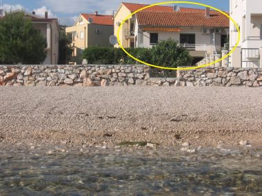 Appartements Mira - 20 m from pebble beach: A1(4+1), A2(4) Zaboric - Riviera de Sibenik 
