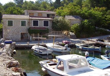 Maisons de vacances Nik - 5 m from sea: H(4) Baie Donja Krusica (Donje selo) - Île de Solta  - Croatie 