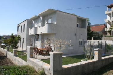 Appartements Ivica - parking: A1(4+2), A2(4+1) Kastel Gomilica - Riviera de Split 