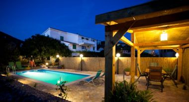 Appartements Ani - with pool and hot tub: A1(6), SA1 Zapadni(2), SA2 Sjeverni(2), A3 Juzni(5) Seget Vranjica - Riviera de Trogir 