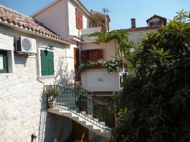 Appartements et chambres Jare - in old town R1 zelena(2), A2 gornji (2+2) Trogir - Riviera de Trogir 