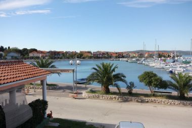 Appartements Ana- next to the sea A1(2+2), A2(2+3), A3(2+2), A4(2+3) Bibinje - Riviera de Zadar 