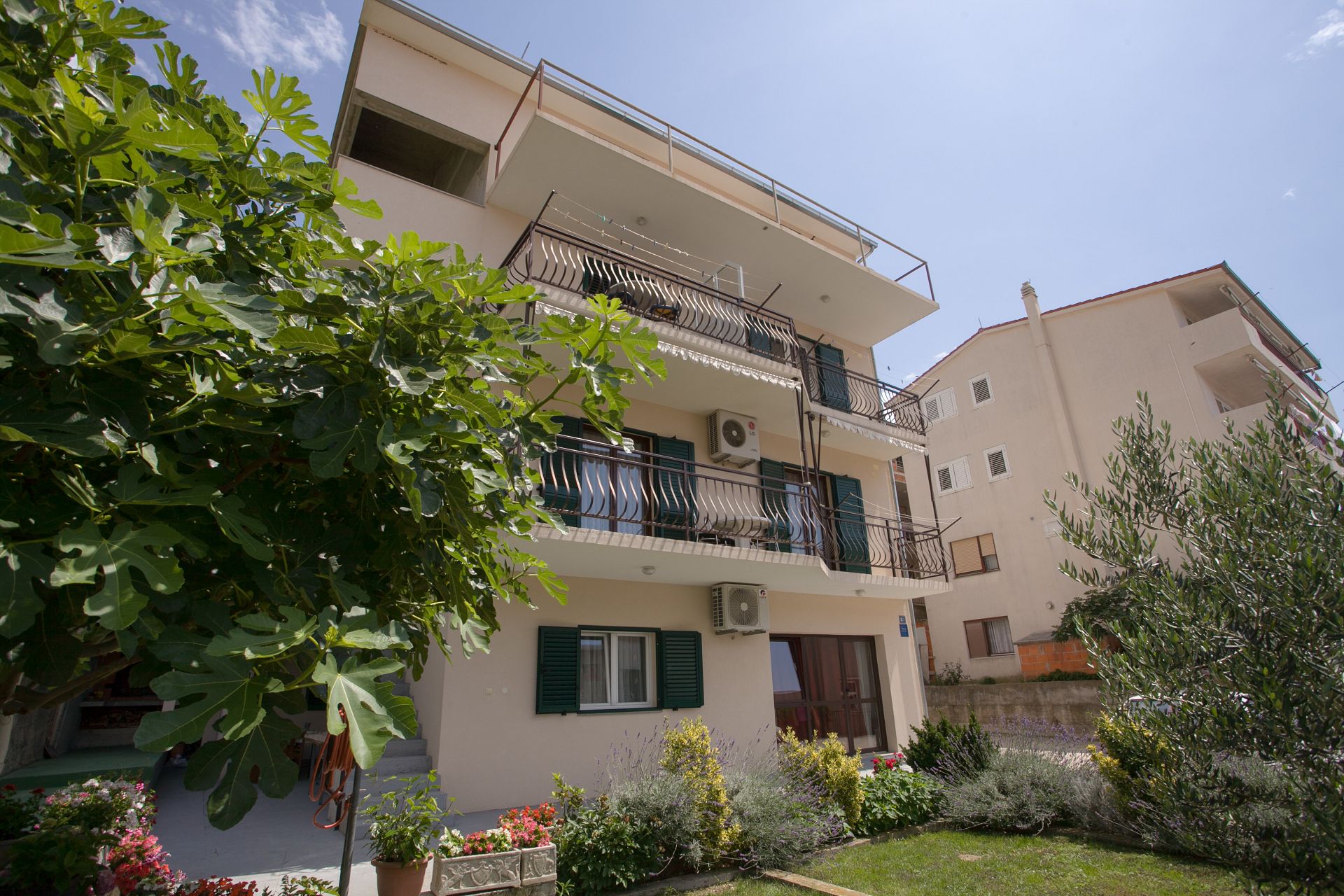 Appartements Petar - free parking A1(3+1), A2(5) Dugi Rat - Riviera de Omis 
