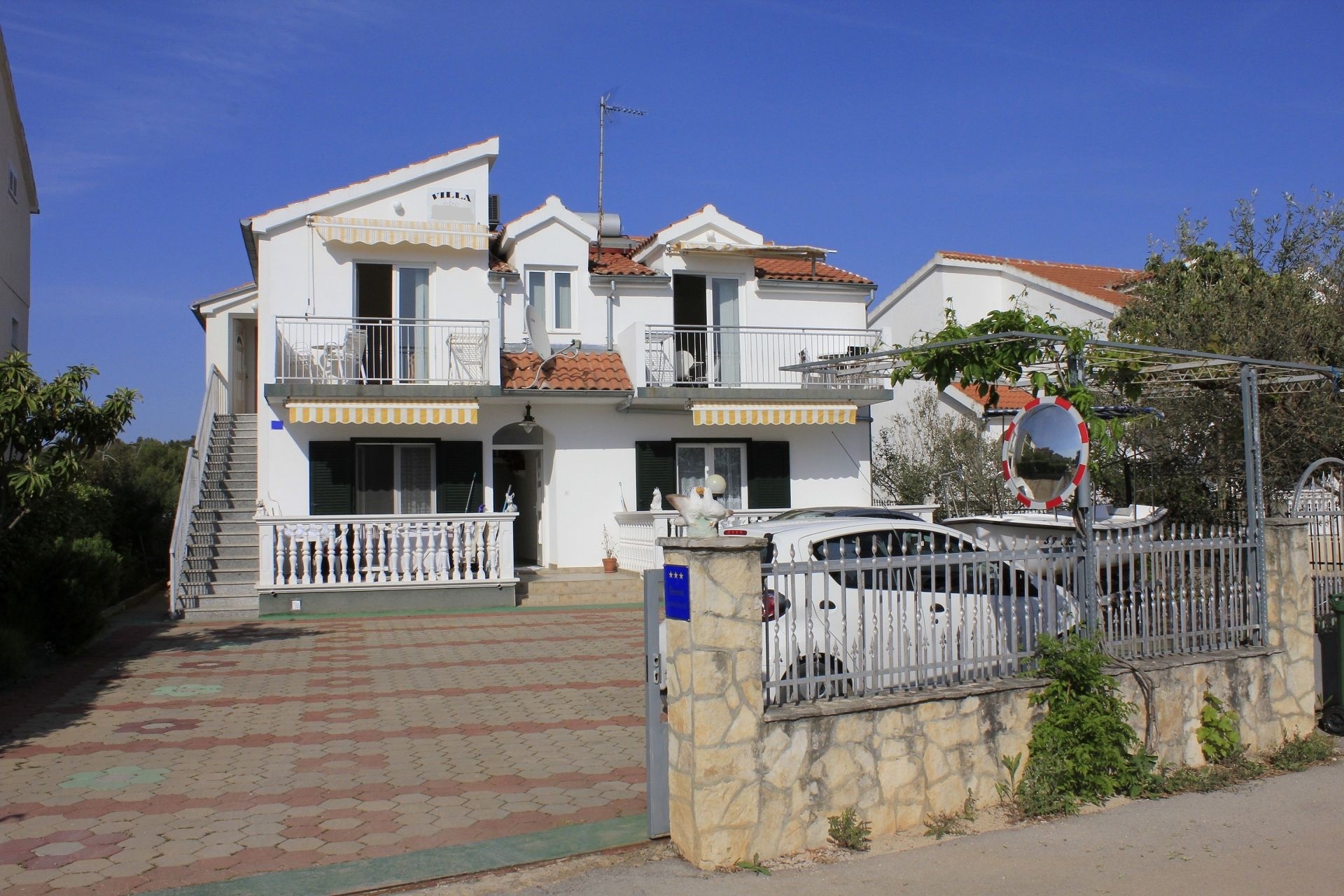 Appartements Vik - 250 m from beach A1(4), A2(3), A3(2), SA4(2) Brodarica - Riviera de Sibenik 