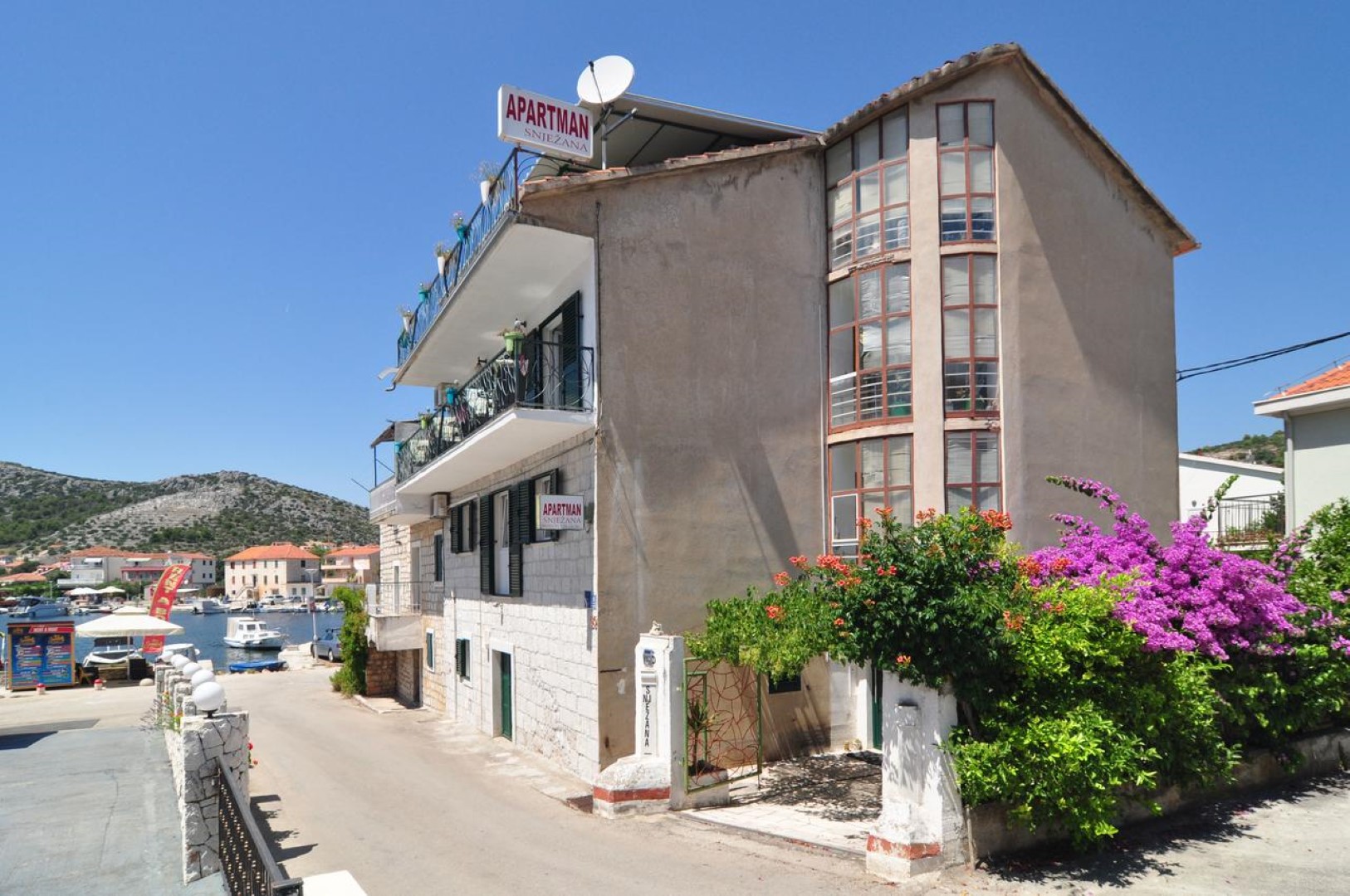 Appartements Snješka  - 20 m from the sea : A1(9), A2(6+2) Seget Vranjica - Riviera de Trogir 